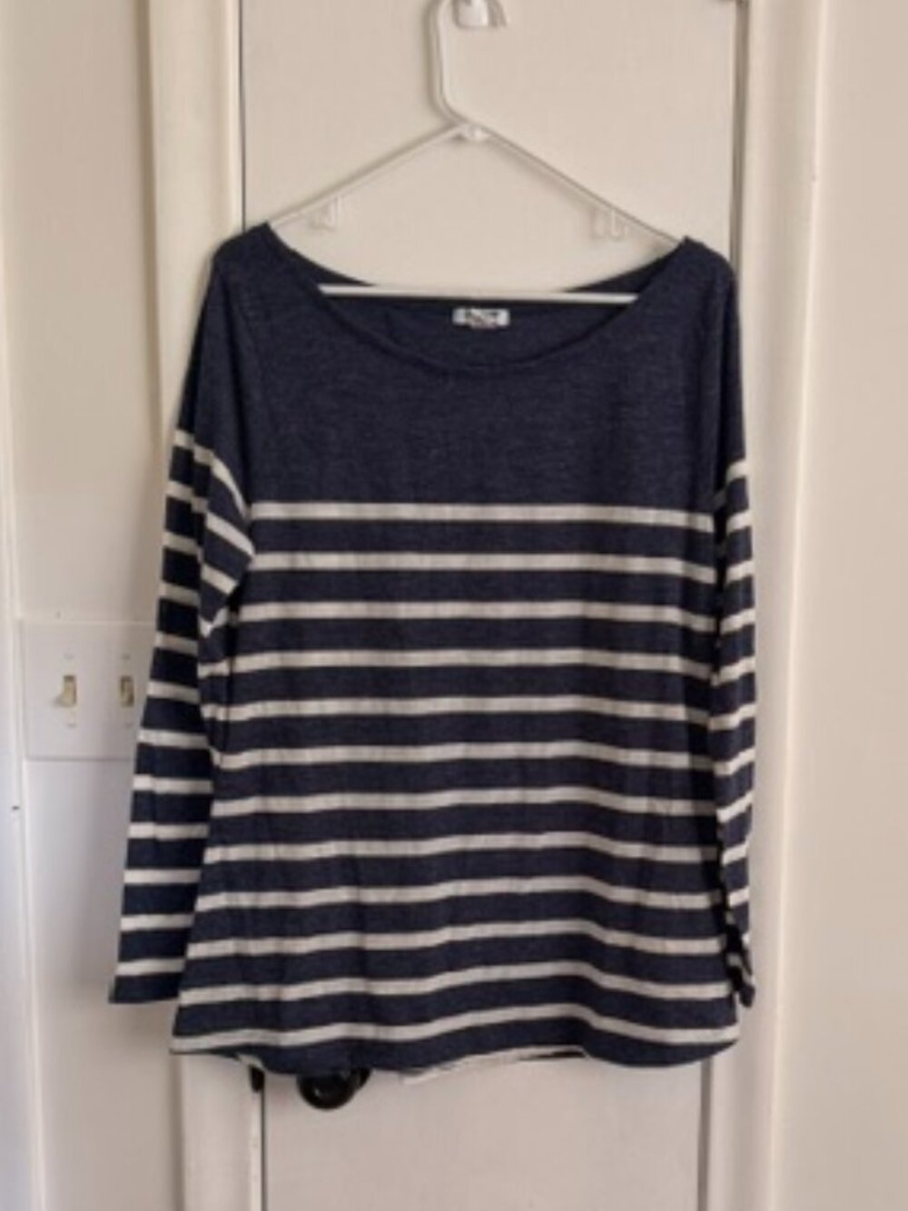 Old Navy Soft Navy & White Striped Long Sleeve Tee – Size XL – Nautical Classic